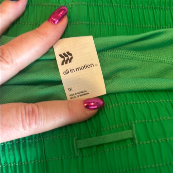 Colorful Athletic Shorts Set - Picture 4 of 5